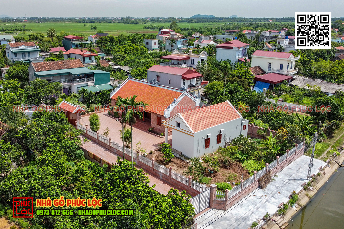 Mái nhà gỗ 3 gian 2 chái nhìn từ trên cao